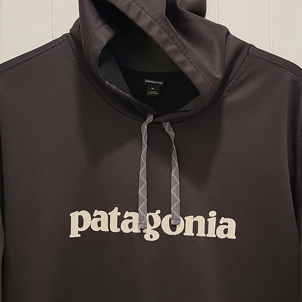 Patagonia Men's Black Hoodie Logo Size XL - Picture 2 of 9